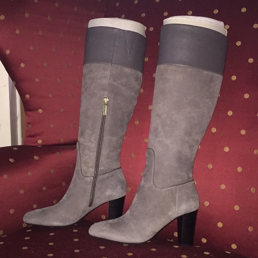 Women’s New ISSAC MIZRAHI size 6 Suede Boots.